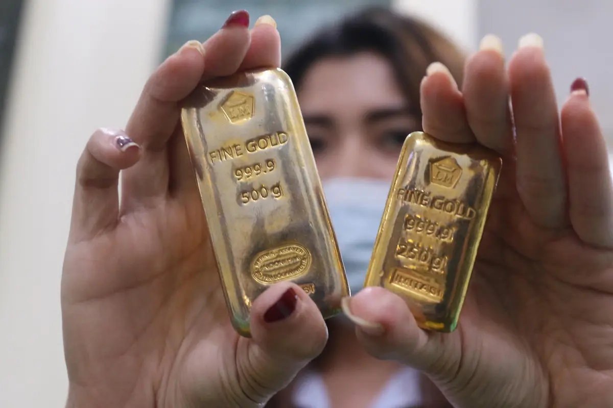 Harga Emas Antam Kembali Turun