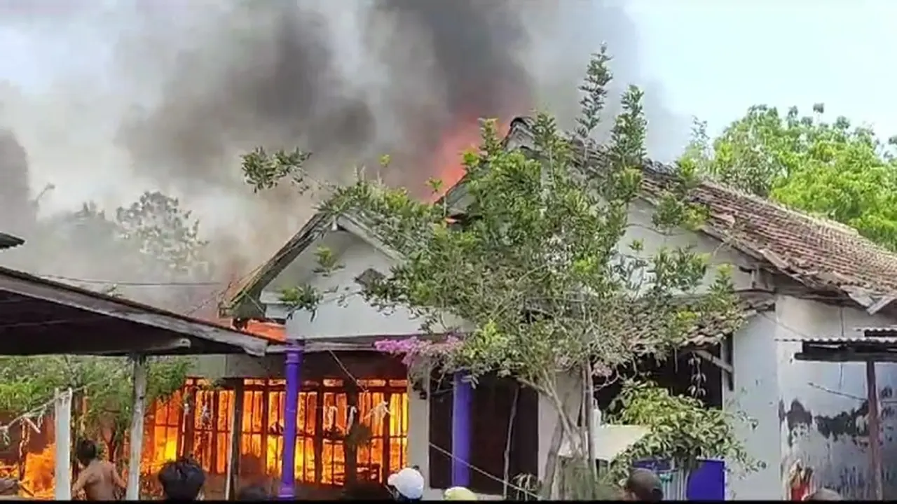 Kebakaran menghanguskan enam rumah di Kabupaten Situbondo (Istimewa)