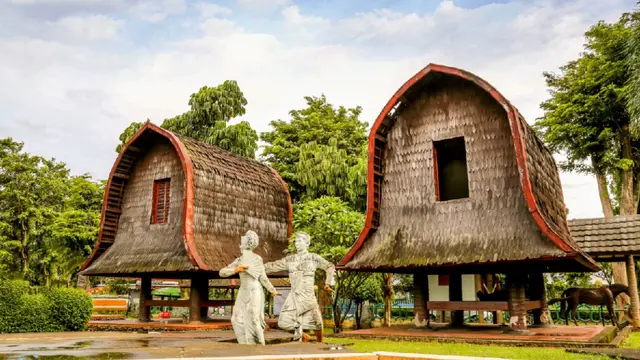 Rumah Adat Nusa Tenggara Barat