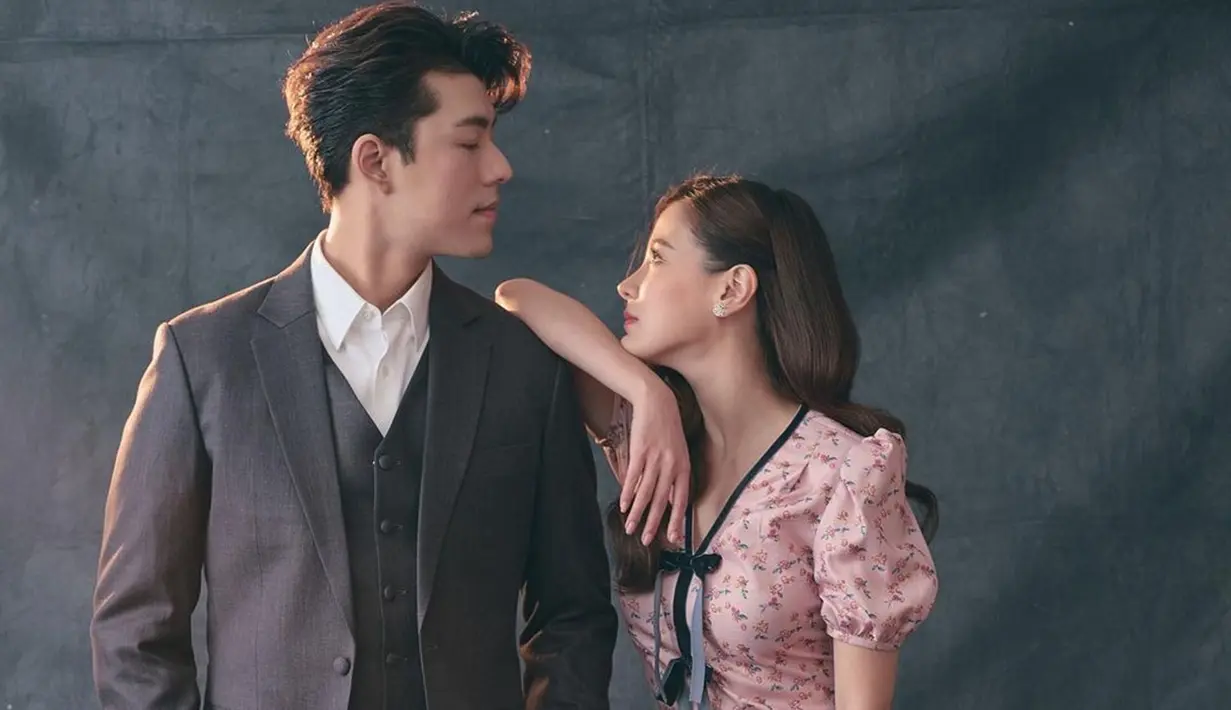 Aktris Thailand, Baifrn Pimchanok yang dikenal lewat film A Little Thing Called Love ini mulai mengunggah momen mesra dengan kekasih di media sosial. Bahkan, kebersamannya dengan Nine Naphat menjadi sorotan banyak netizen. (Liputan6.com/IG/@baifernbah)