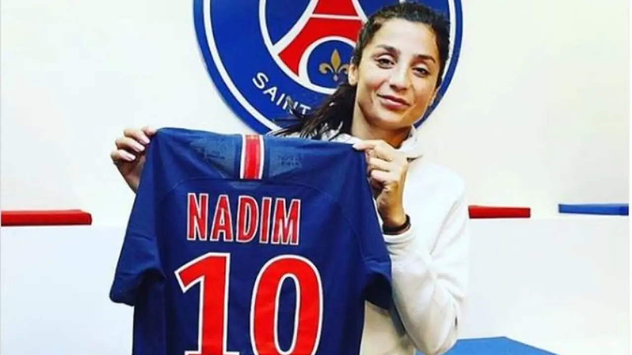 Pernah Jadi Pengungsi, Wanita Afganistan Jadi Pesepakbola dan Dokter Bedah