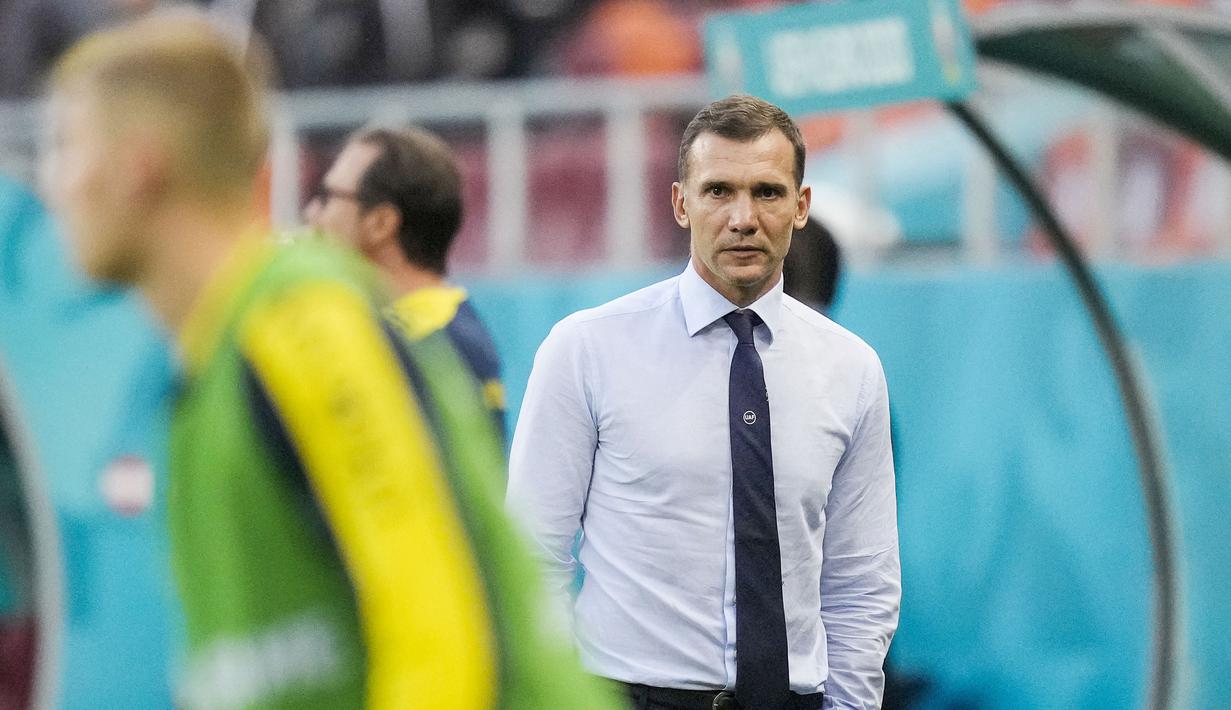 Shevchenko mulai terjun ke dunia kepelatihan pada Februari 2016 dengan awalnya menjadi asisten pelatih Mykhaylo Fomenko di timnas Ukraina. (Foto: AFP/Vadim Ghirda)