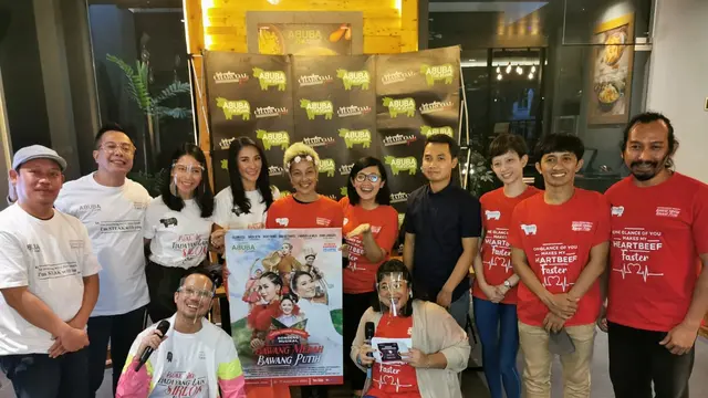 Para pemain drama musikal Bawang Merah Bawang Putih