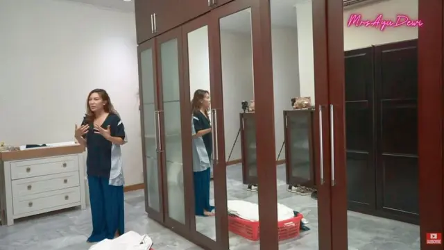 Walk In Closet di Rumah Ayu Dewi