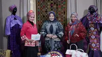 Anna Mariana Ikut Bangga  Christian Dior Pakai Kain Endek Bali. foto: istimewa