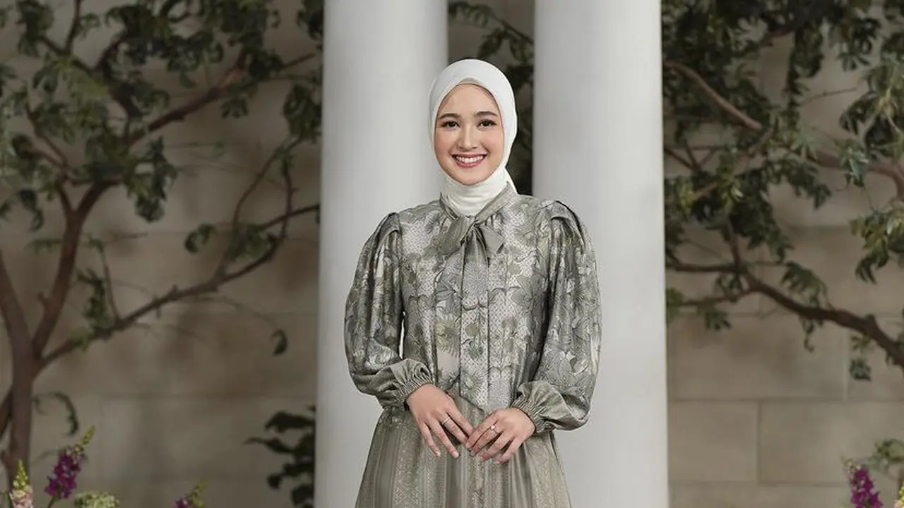 Tampilan Feminim Saat Lebaran dari Cut Syifa