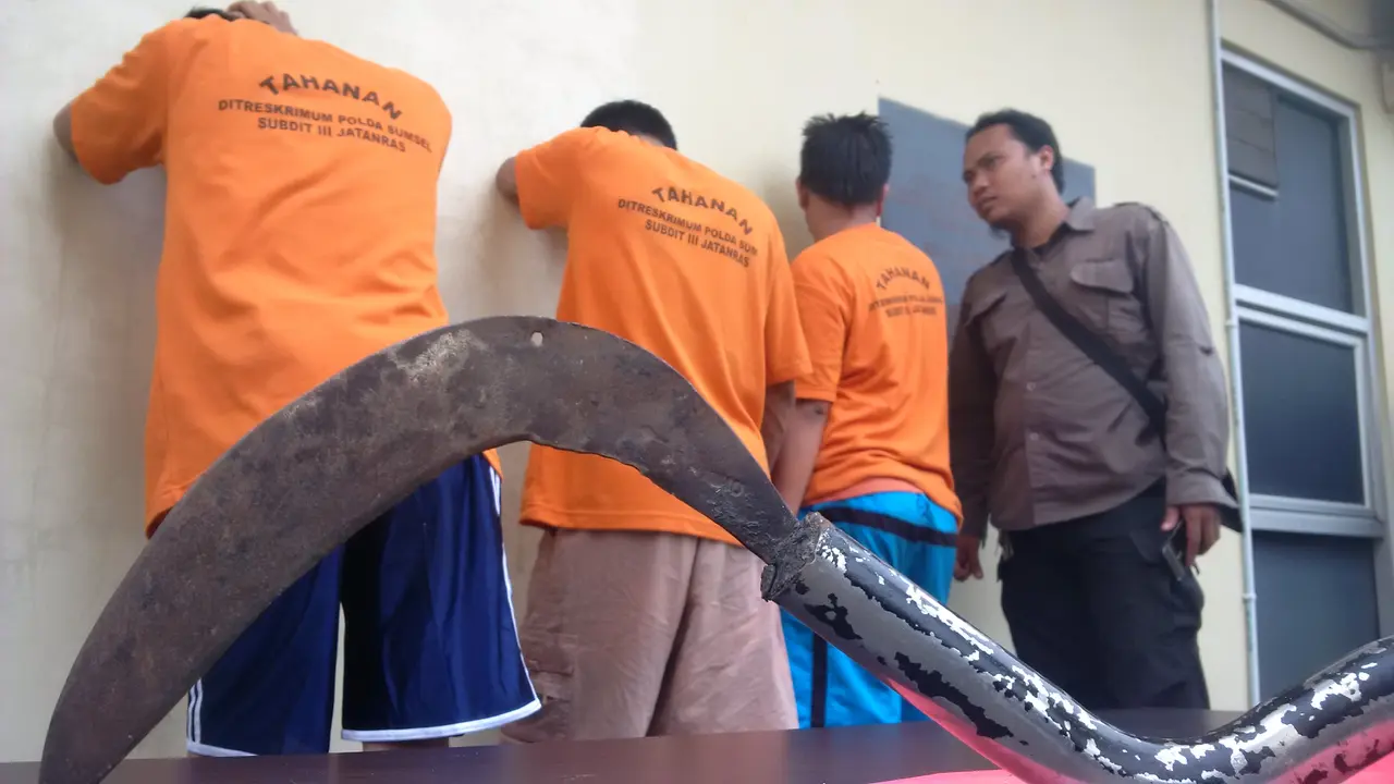 Pelaku Perampokan di Palembang Menggunakan Senjata Tajam Untuk Mengancam Korban
