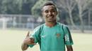 Pemain Timnas Indonesia, Todd Rivaldo Ferre, berpose usai latihan di Lapangan ABC Senayan, Jakarta, Kamis (22/2/2018). Latihan ini dilakukan untuk persiapan Piala AFF U-18 2018 dan Piala Asia U-19 2018. (Bola.com/M Iqbal Ichsan)