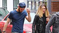 David De Gea bersama kekasihya, Edurne Garcia Almagro. (doc. Daily Mail)