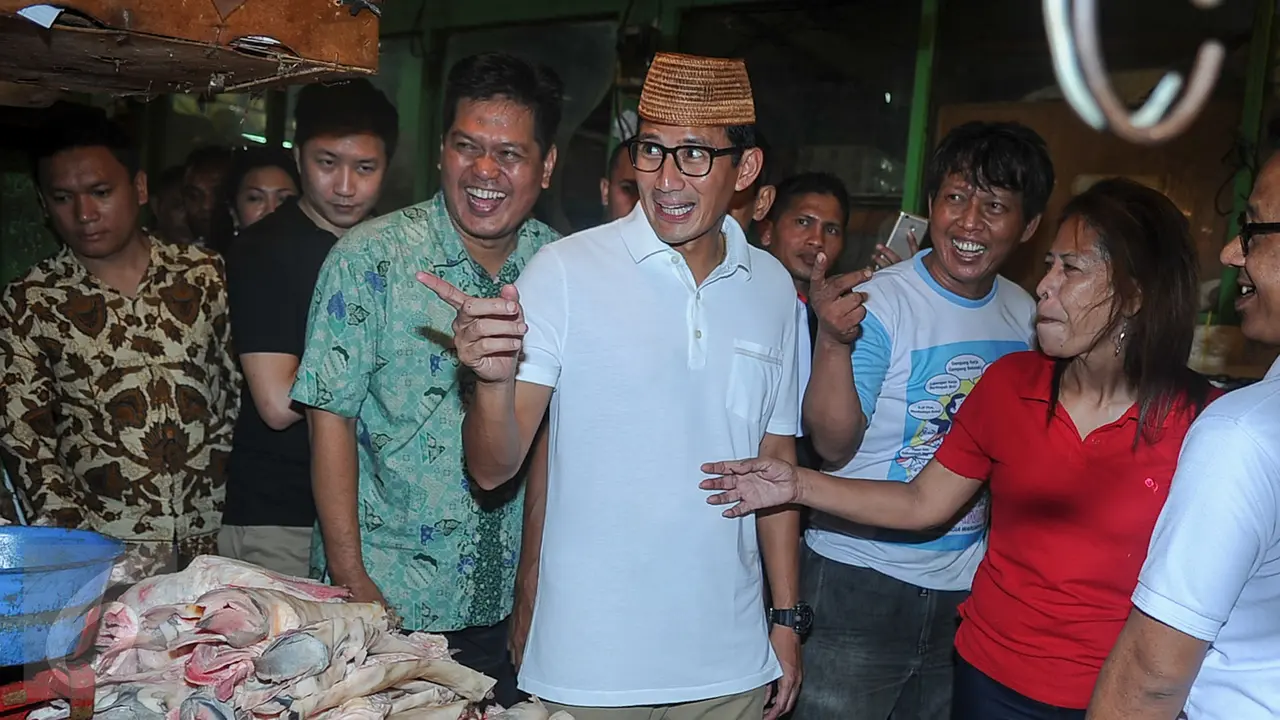 20170512-Sandiaga Uno Kunjungi Pasar Jatinegara-Yoppy