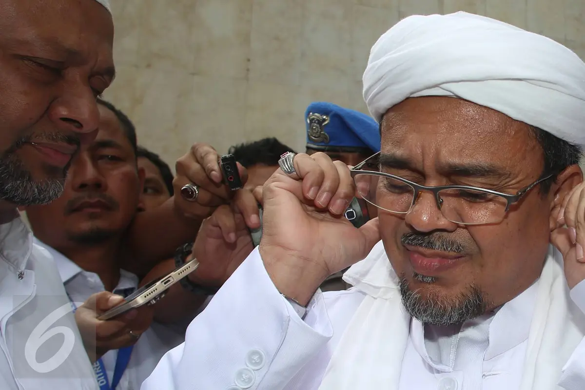 20170201-Habib Rizieq Diperiksa terkait Kasus Makar di Polda-Jakarta