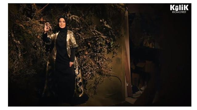 8 Gaya Pemotretan Perdana Tya Ariestya Usai Berhijab, Banjir Pujian