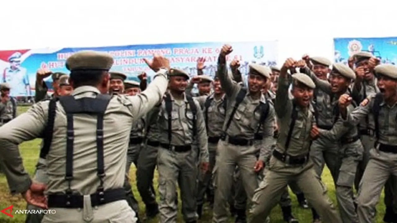 satpol-pp130430b.jpg