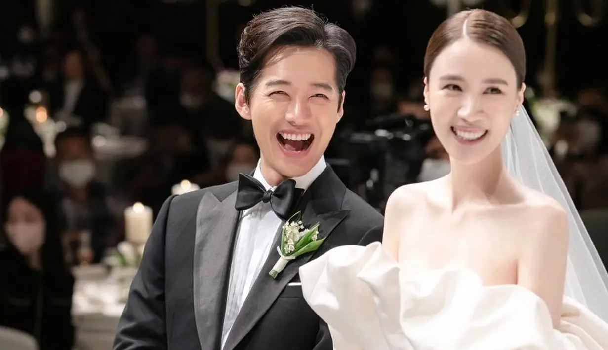 <p>Foto pernikahan Jin Ah Reum - Namgoong Min. (Foto: Instagram/ jin_areum)</p>