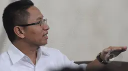 Ketua Fraksi PAN DPR RI, Tjatur Sapto Edy menjelaskan alasan pengunduran dirinya sebagai Ketua Fraksi PAN, Senayan, Jakarta, Rabu (11/3/2015).Tjatur mengatakan pengunduran dirinya karena harus ada penyegaran di tubuh PAN.(Liputan6.com/Andrian M Tunay)
