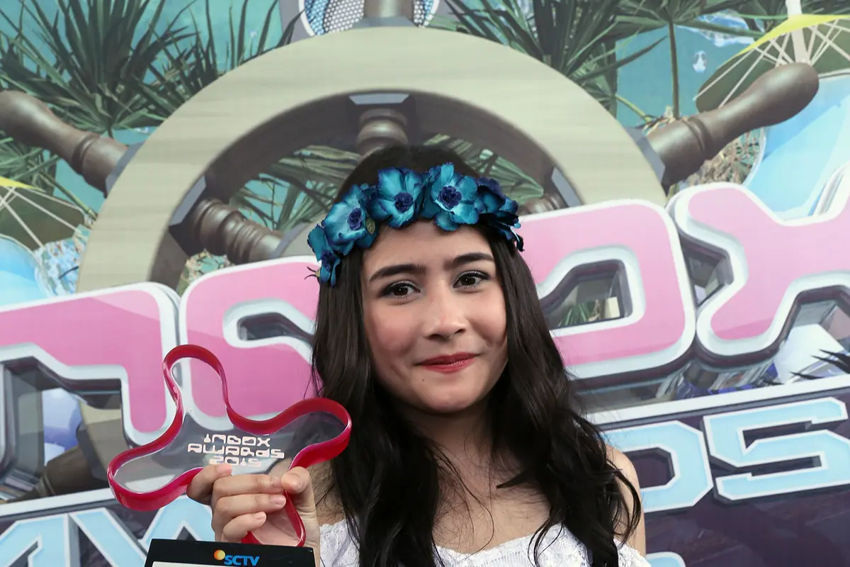 [Bintang] Prilly Latuconsina