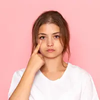 Yuk, intip tips mengurangi mata panda meskipun kurang tidur. [Dok/freepik.com/KamranAydinov]