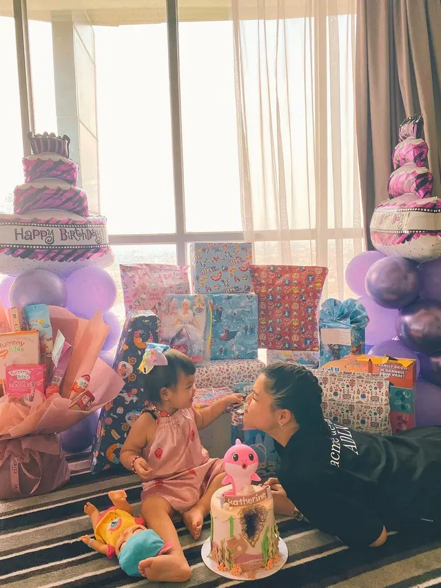 Momen DJ Katty Butterfly Rayakan Ulang Tahun Anak, Banjir Hadiah. (Sumber: Instagram/dj_kattybutterfly36)