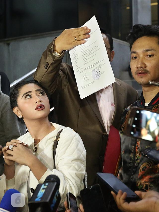 [Bintang] Dewi Perssik