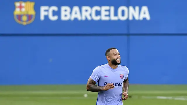 Foto: Memphis Depay Cetak Gol Debut, Barcelona Hajar Girona