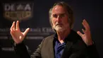 Pelatih baru Dewa United FC, Jan Olde Riekerink memberikan pernyataan saat konferensi pers pengenalan pelatih baru Dewa United FC untuk BRI Liga 1 2022/2023 yang berlangsung di Hotel Episode, Gading Serpong, Tangerang, Selasa (10/1/2023). (Bola.com/Bagaskara Lazuardi)