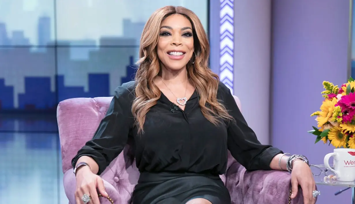 "Aku tak percaya pacaran 10 bulan membuat The Weeknd rela mendonorkan ginjalnya untuk Selena Gomez," ujar Wendy dalam shownya. (People)