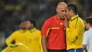 Howard Webb yang merupakan wasit berkebangsaan Inggris ini terkenal tegas dalam mengambil keputusan. Webb yang berkarier kurang lebih 9 tahun dari 2005 hingga 2014 terpilih sebagai wasit nomor 1 dunia versi IFFHS pada tahun 2013 mengalahkan Nicoli Rizzola. (Foto: AFP/Martin Bernetti)