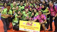 Tim putri Jakarta PGN Popsivo Polwan menjuarai putaran pertama Proliga 2019 setelah mengalahkan Jakarta Pertamina Energi di GOR C'tra Arena, Bandung, Sabtu (22/12/2018). (Bola.com/Erwin Snaz)