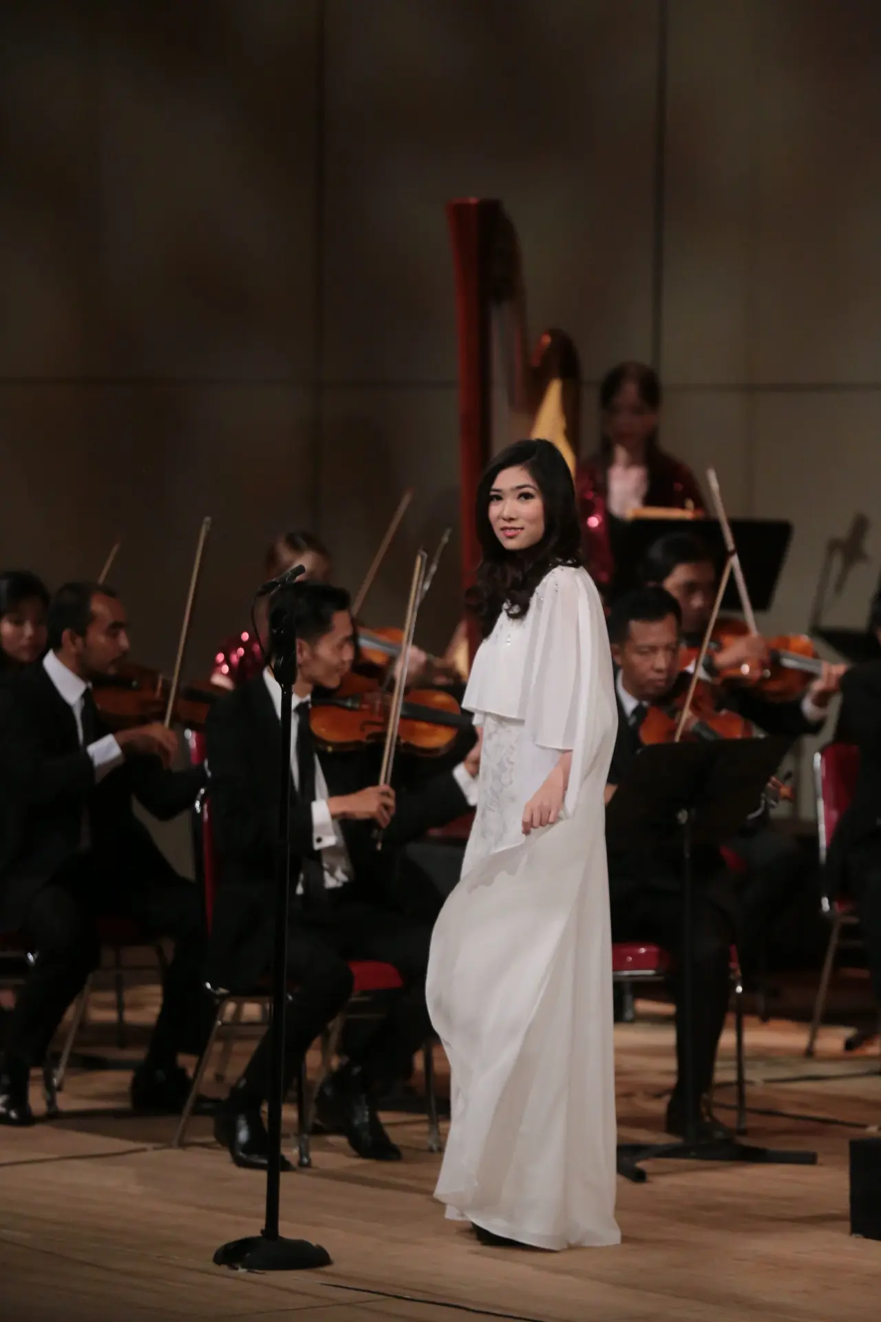Isyana Sarasvati Invitation to Dance (Adrian Putra/Bintang.com)