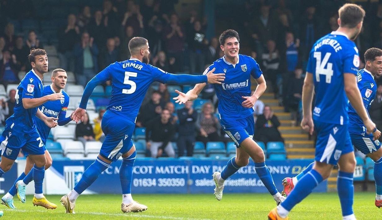 Gol ke gawang Barrow FC menjadikan Elkan Baggott saat ini berstatus top skor sementara dari 14 laga yang sudah dimainkan untuk  Gillingham FC musim ini. (Twitter/@TheGillsFC)