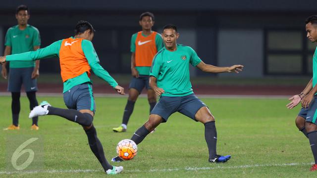 20170404- Timnas Indonesia U-22 Jajal Stadion Patriot-Bekasi- Helmi Fithriansyah