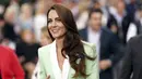 <p>Princess of Wales, Kate Middleton tiba di lapangan Wimbledon pada hari kedua kejuaraan tenis Wimbledon di London, Selasa, 4 Juli 2023. (Adam Davy/PA via AP)</p>