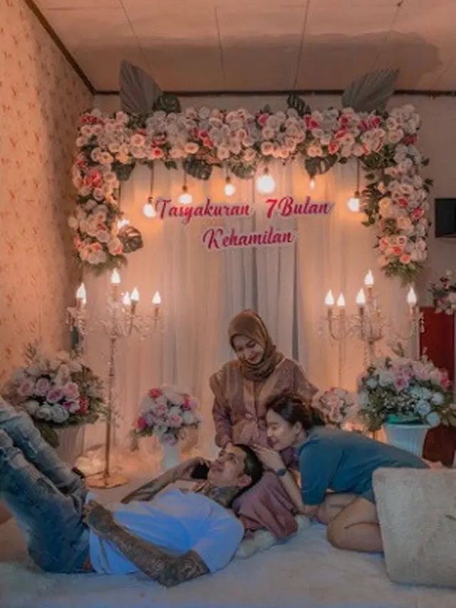 Tunggu Momongan, Ini Momen Syukuran 7 Bulanan Young Lex dan Eriska Keysha