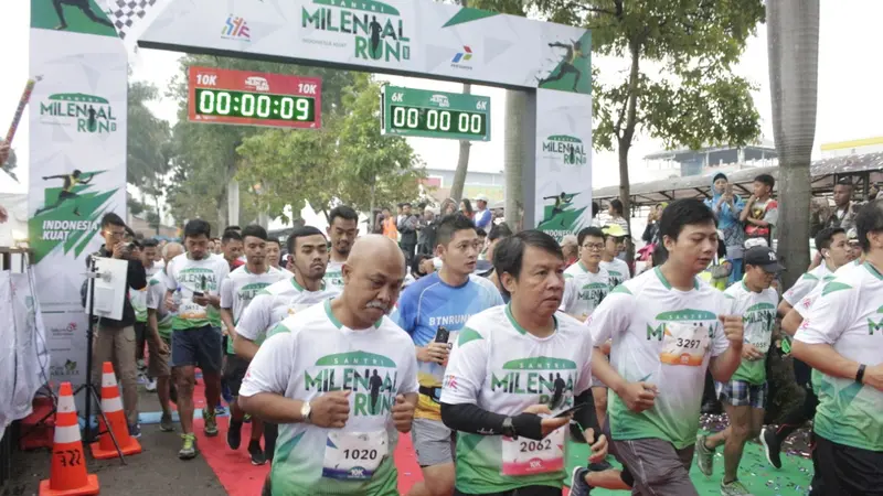 Ribuan massa peserta Santri Milenial Run 2019