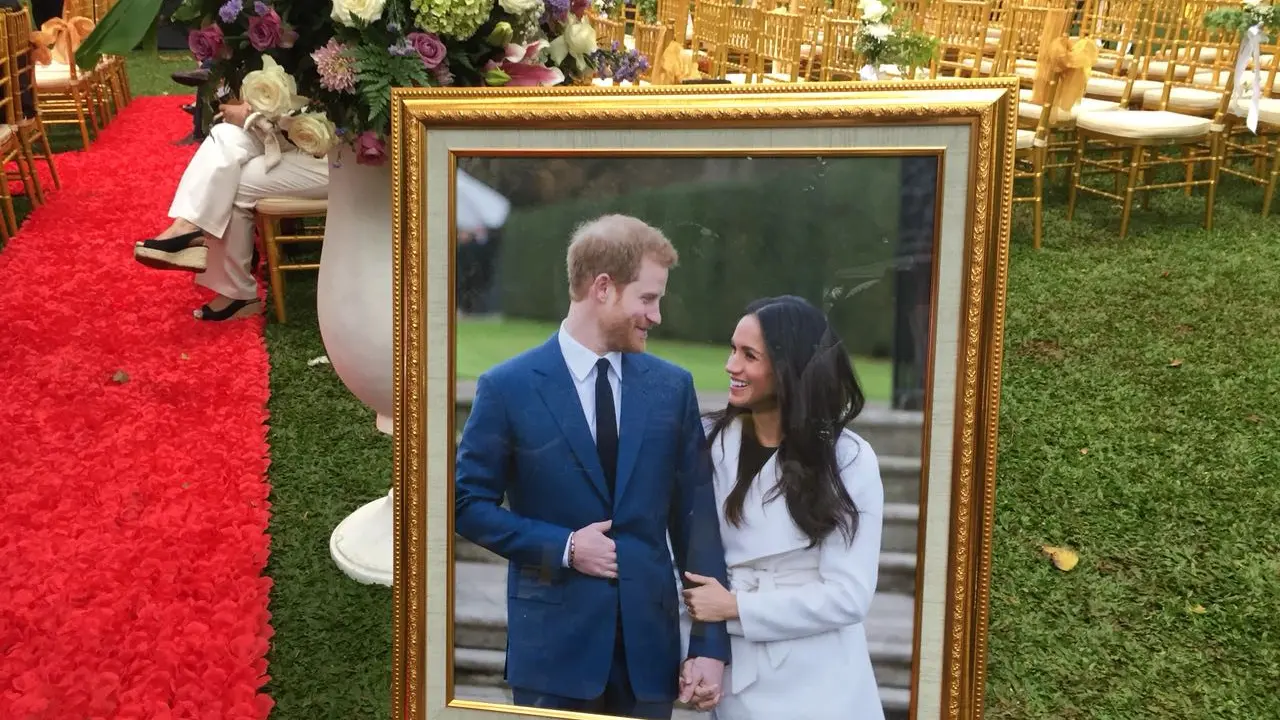 Suasana menjelang nonton bareng pernikahan Pangeran Harry dan Meghan Markle di Dharmawangsa Hotel Jakarta ( Liputan6.com/Teddy Tri Setio Berty)