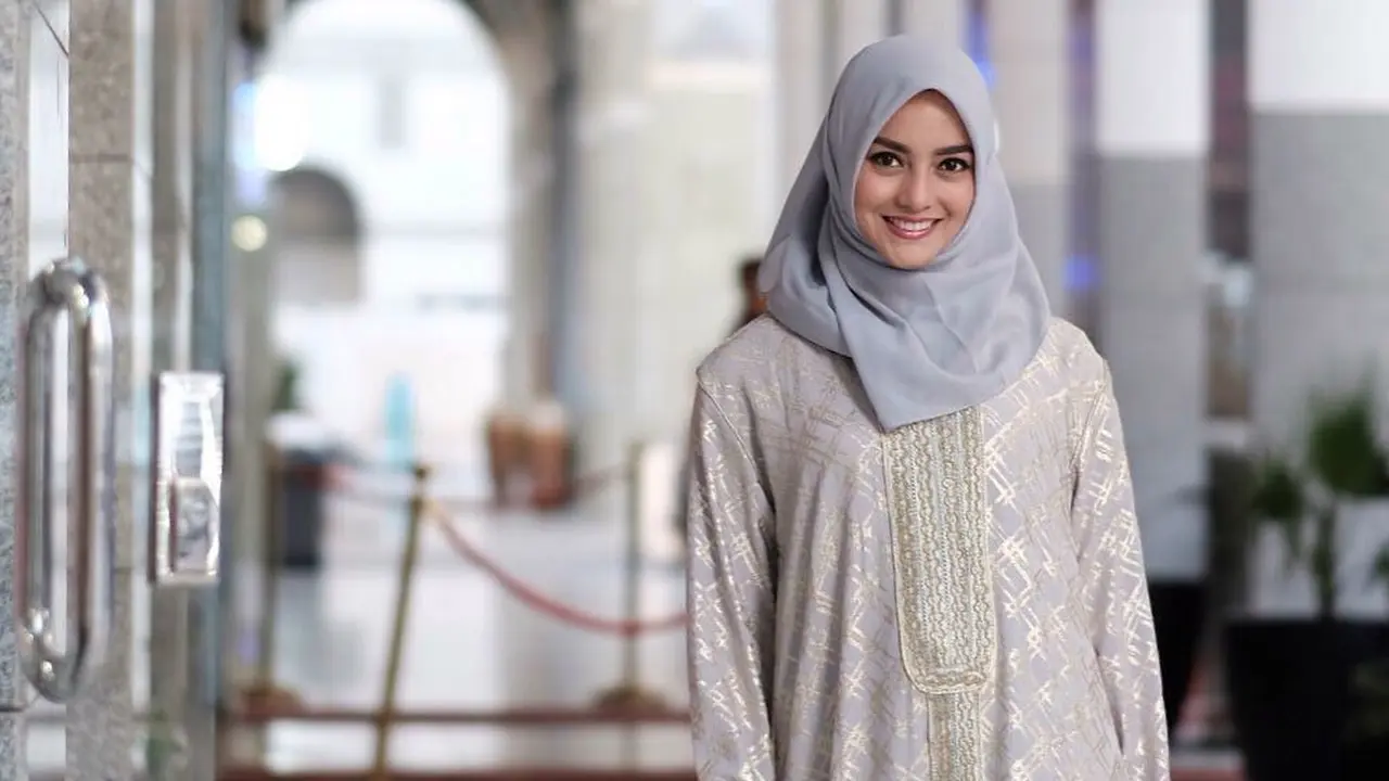 [Bintang] 8 Gaya Artis Indonesia Saat Menjalankan Ibadah Umrah
