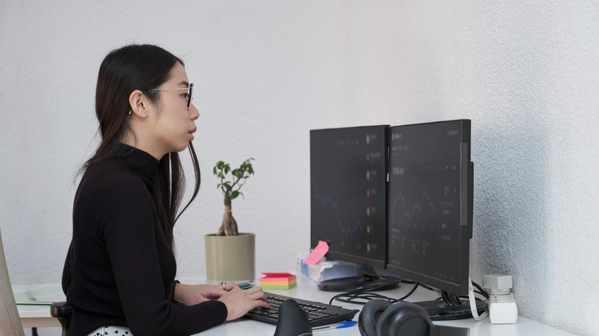 5 Strategi Investasi Aman di Tengah Kondisi Ekonomi yang Sedang Lesu