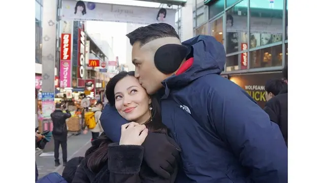Rayakan Hari Valentine, 7 Selebriti Ini Unggah Foto Bareng Pasangan