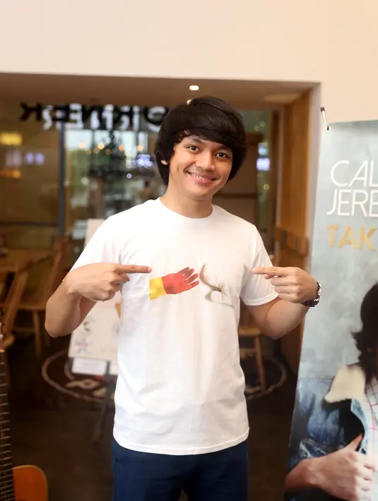 Calvin tidak terjebak sulit move on dari sang mantan kekasih. Justru kisah itu memunculkan ide untuk dijadikan sebuah lagu dan Calvin siap mencari pacar baru yang siap mengisi kisah hidupnya kembali. (Andy Masela/Bintang.com)