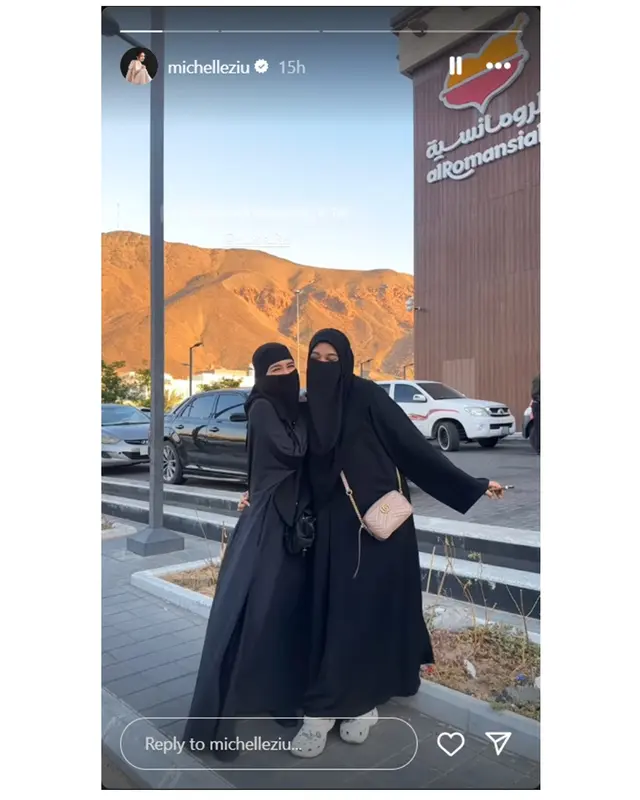  6 Potret Michelle Ziudith saat jalani umrah, panen pujian saat kenakan cadar