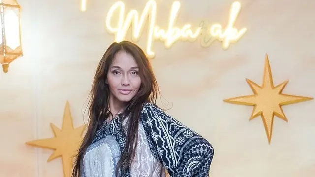 Pulang Lagi ke Indonesia, Ini Potret Bunda Corla Bukber Bareng Lucinta Luna