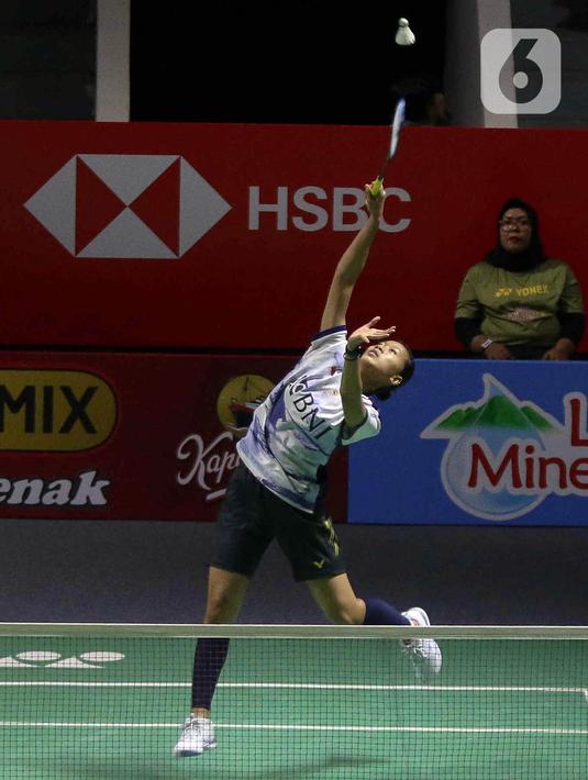 Putri Kusuma Wardani dikalahkan Gregoria Mariska Tunjung dua set langsung. (Liputan6.com/Herman Zakharia)