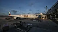 Pesawat Emirates EK357 menyelesaikan persiapan untuk penerbangan menuju Dubai di Gate 9, Terminal 3, Bandara Internasional Soekarno-Hatta. (dok. Emirates)