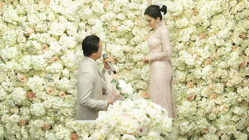 Syahrini dan Reino Barack (Instagram/ princessyahrini - https://www.instagram.com/p/BujDwRQFh8z/?utm_source=ig_share_sheet&igshid=10wqw3y60eio6)