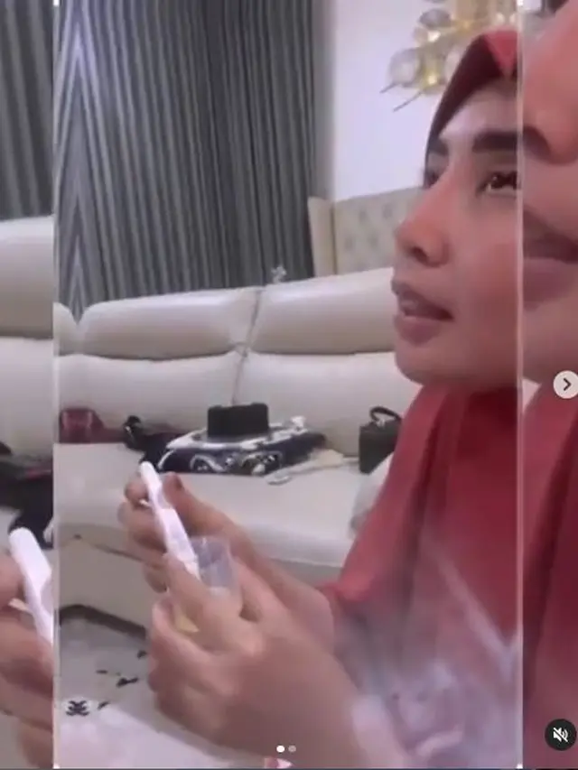 6 Potret Angga Wijaya Umumkan Kehamilan Istri, Penuh Haru Bahagia
