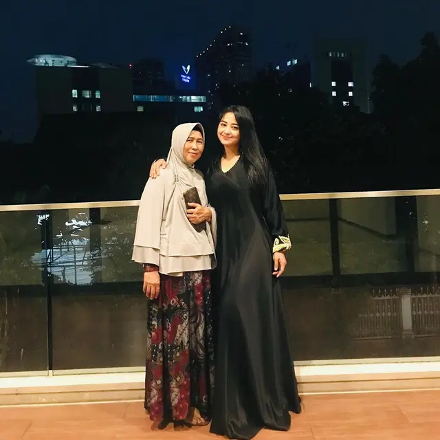 Dewi Perssik