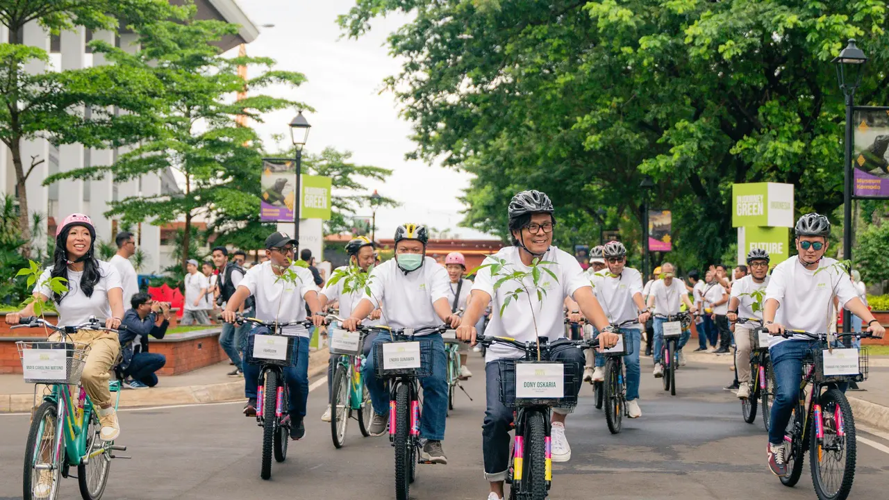 PT Aviasi Pariwisata Indonesia (Persero) atau InJourney menanam 15.000 pohon di setiap titik wisata. Gerakan ini diberi nama 'InJourney Green'. (Dok InJourney)