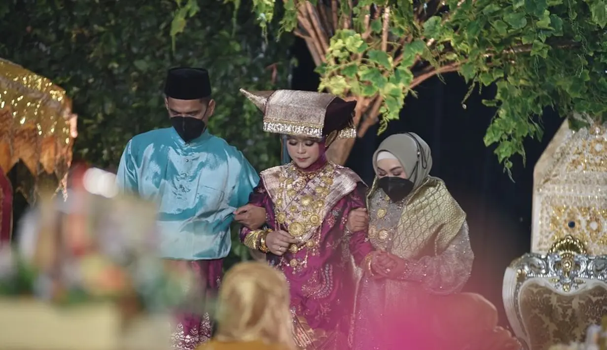 Malam Bainai Lesti Kejora (Instagram/antv_official)