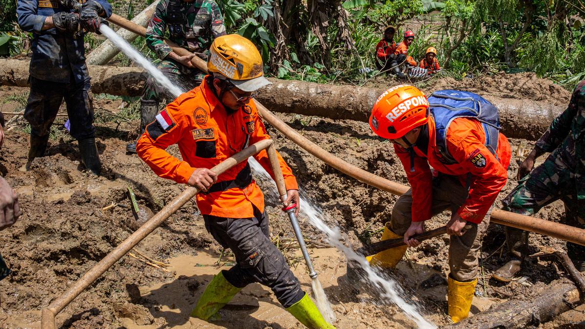 Longsor Banjarnegara: Satu Korban Kembali Ditemukan, 25 Masih Hilang