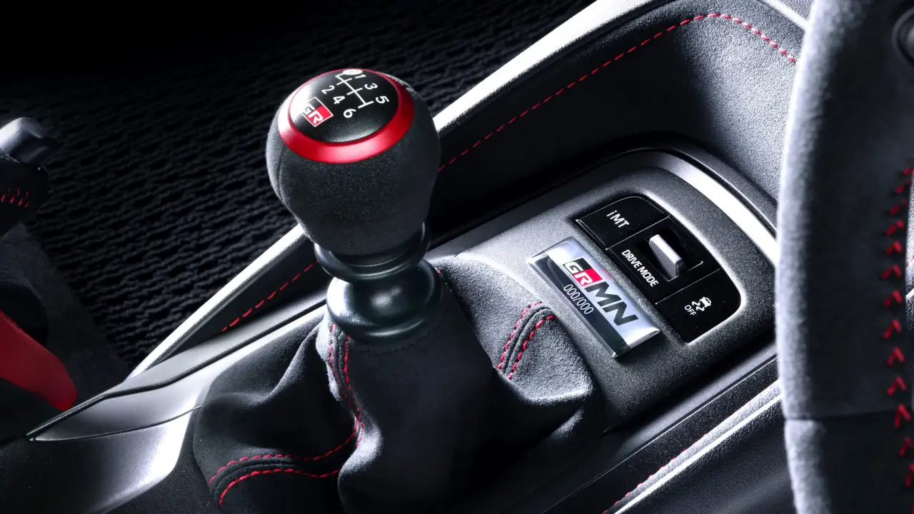Toyota Belum Nyerah Bikin Transmisi Manual untuk Mobil Listrik (Carscoops)